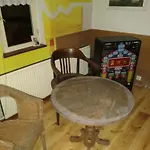 Ruhig Und Spartanisch Wohnen In Lichtenwalde 1