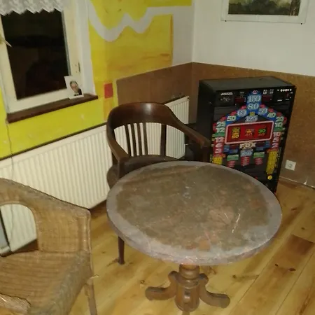 Ruhig Und Spartanisch Wohnen In Lichtenwalde 1