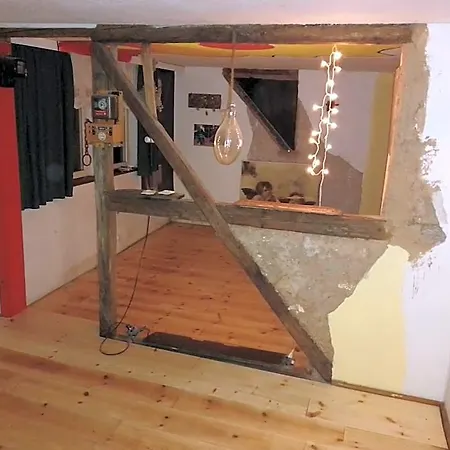 Ruhig Und Spartanisch Wohnen In Lichtenwalde 1