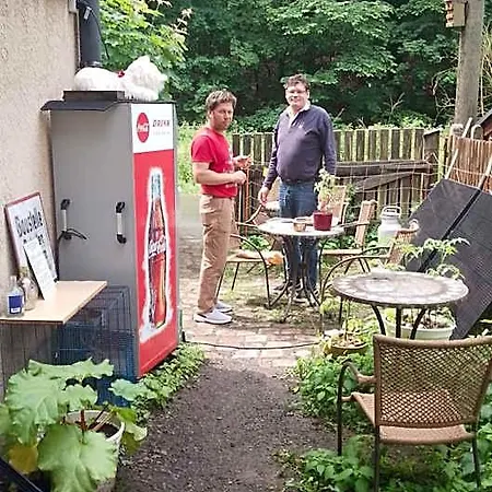 Ruhig Und Spartanisch Wohnen In Lichtenwalde 1 ラブホテル Niederwiesa